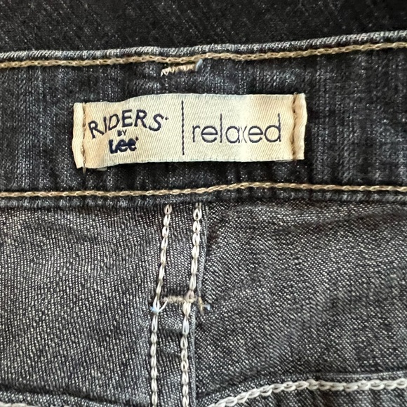 Riders by Lee Women’s Blue Relaxed Fit Jeans 18P Petite 29” Inseam - Picture 4 of 8